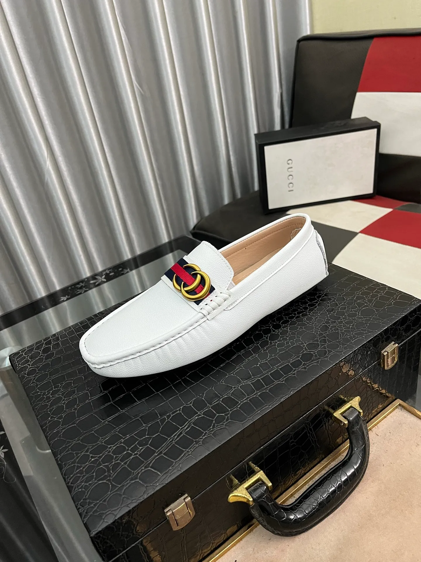 Men's shoes💰400⌚️⌚️【GUCCI Gucci】Original men's casual beanie shoes, original Italian imported special material cowhide embossed➕real first-layer sheepskin lining; equipped with precision stitching to highlight low-key luxury. The comfortable sole design ensures maximum comfort and anti-slip properties. The shoe shape is dignified and the low-key charm is not concealed! Natural and free new urbanism, size: 38-442️⃣Colors available